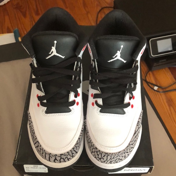 Air Jordan 3 retro BG size 6.5 (boys) - Picture 2 of 5